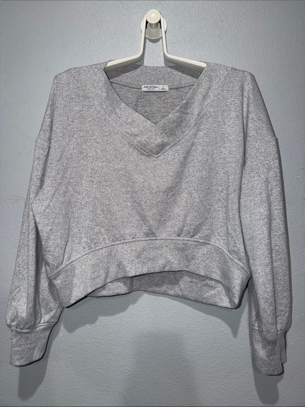 Arizona Jean Company Gray Cropped V-Neck Sweatshirt